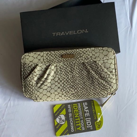 Travelon Wallet NEW - Picture 1 of 4